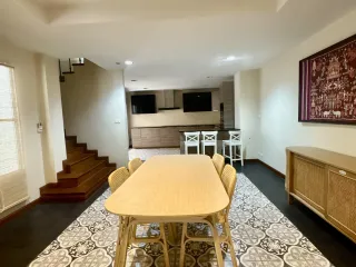 For sale and for rent 5 bedrooms house in Watthana, Bangkok