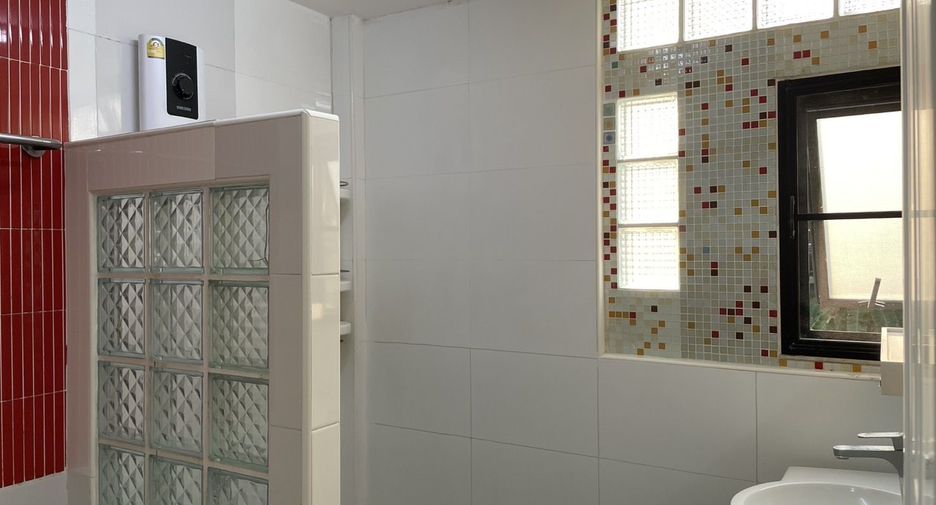 Reihenhaus zum Kauf und zur Miete mit 5 Zimmer in Huai Khwang, Bangkok