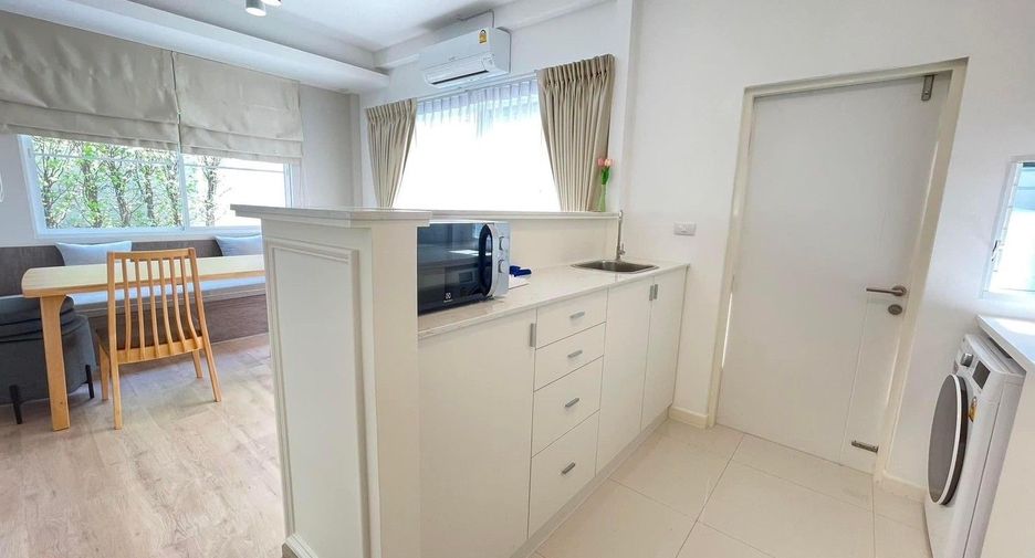 Reihenhaus zur Miete mit 3 Zimmer in Prawet, Bangkok