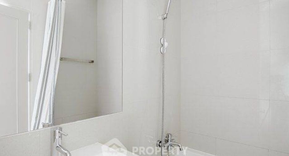 À vendre 2 chambres condo à Khlong Toei, Bangkok