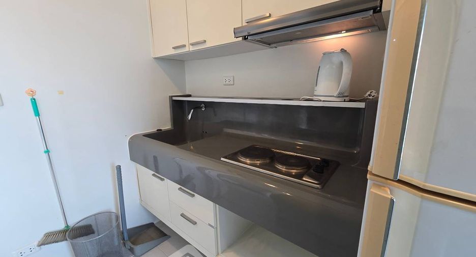 For sale 1 bed condo in Sathon, Bangkok