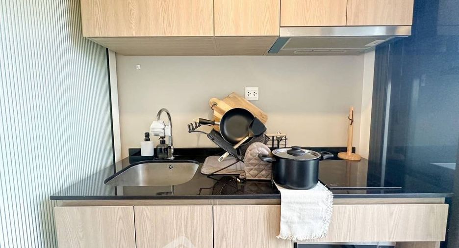 For sale 1 bed condo in Phra Khanong, Bangkok