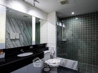For rent 3 bedrooms condo in Pathum Wan, Bangkok