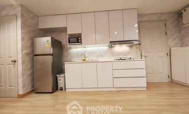 For rent 3 bedrooms condo in Sathon, Bangkok