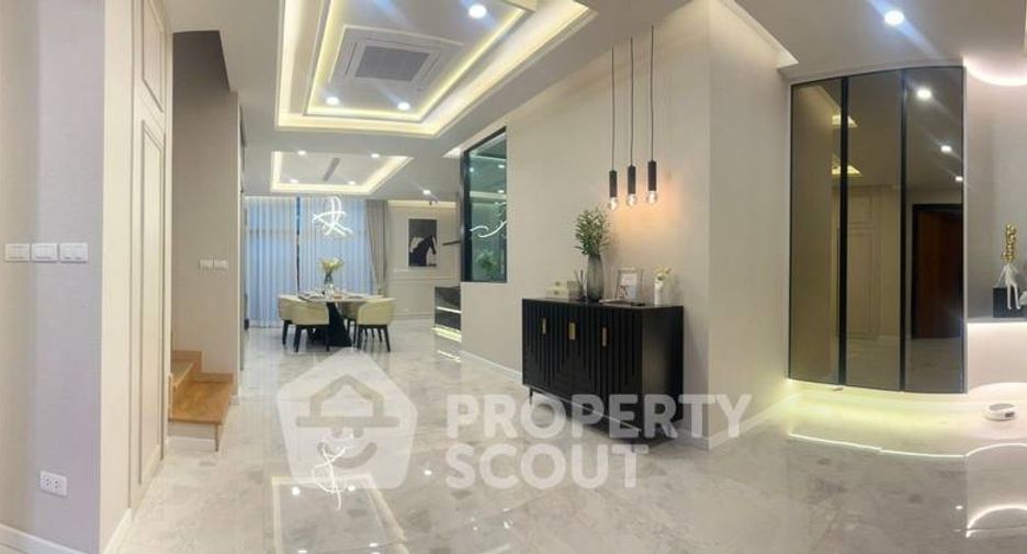 Haus zur Miete mit 4 Zimmer in Suan Luang, Bangkok
