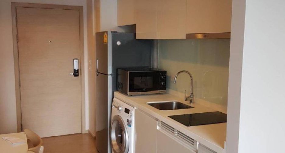 Condo en alquiler de 1 habitaciones en Khlong Toei, Bangkok
