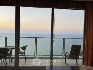 For rent 3 bedrooms condo in Bang Lamung, Chonburi
