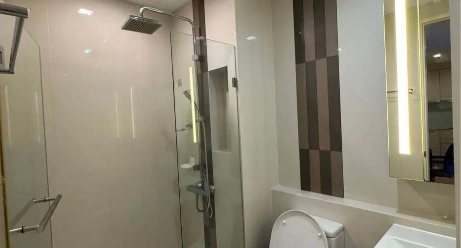 For rent 2 ベッドルーム condo in Phra Khanong, Bangkok