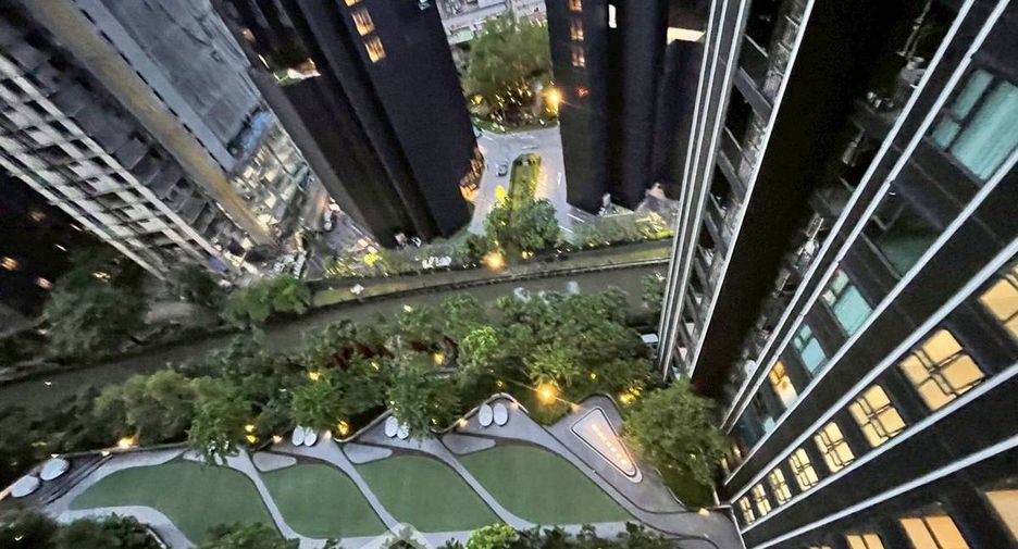 Condo en alquiler de 1 habitaciones en Huai Khwang, Bangkok