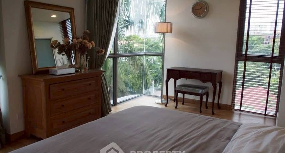 For rent 2 bedrooms condo in Watthana, Bangkok