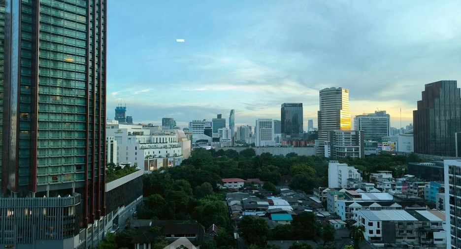 For rent 1 bed condo in Pathum Wan, Bangkok