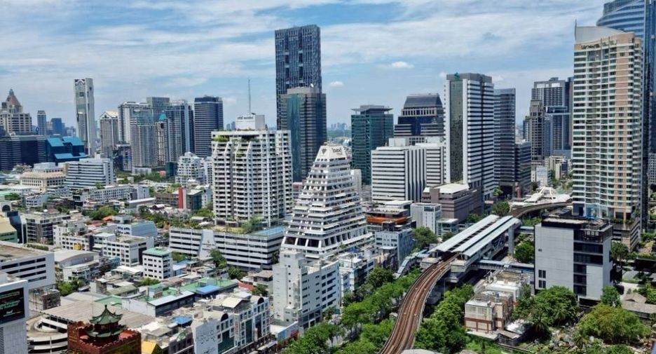 For rent 2 bedrooms condo in Bang Rak, Bangkok