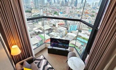 Condo en alquiler de 2 habitaciones en Bang Rak, Bangkok