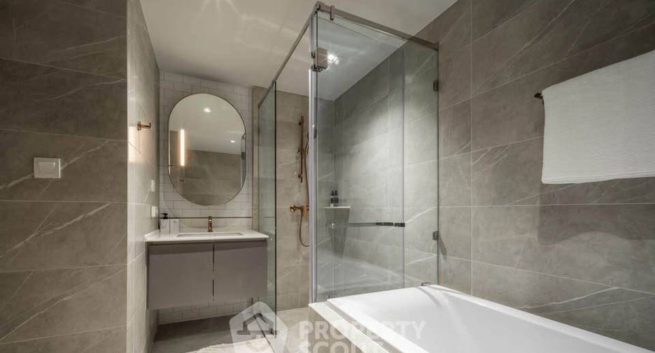 For rent 2 bedrooms condo in Watthana, Bangkok