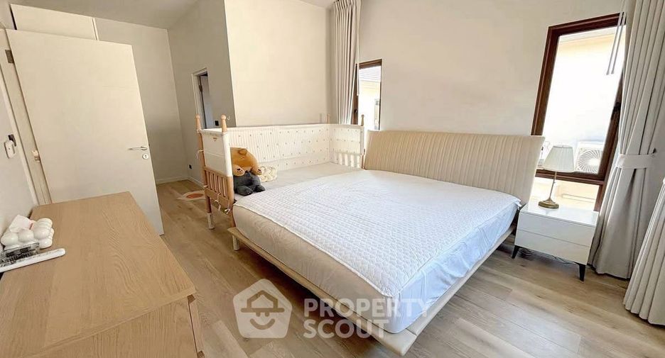Casa en alquiler de 4 habitaciones en Bang Kapi, Bangkok