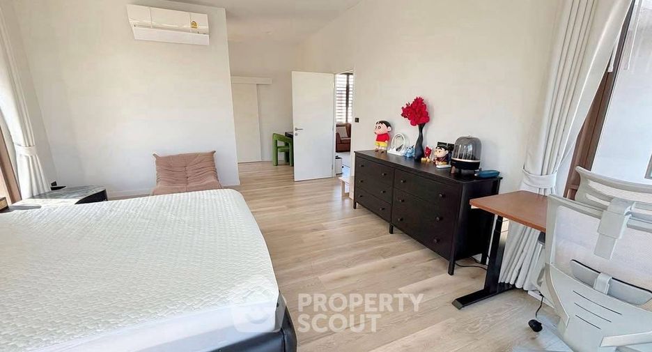 Casa en alquiler de 4 habitaciones en Bang Kapi, Bangkok