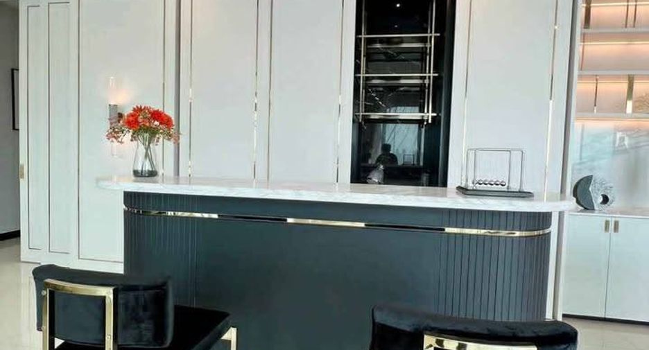 For rent 3 bedrooms condo in Watthana, Bangkok