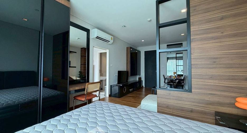 For rent 1 bed condo in Watthana, Bangkok
