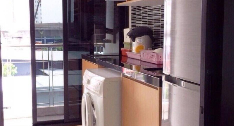 Condo en alquiler de 1 habitaciones en Khlong Toei, Bangkok