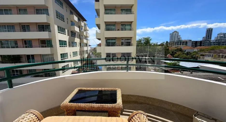 À louer et à vendre 1 chambre condo à Pratumnak, Pattaya