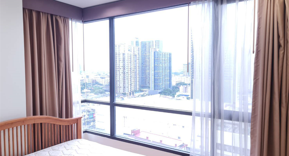 À vendre 2 chambres condo à Phra Khanong, Bangkok
