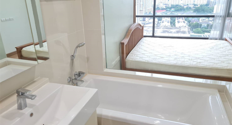 À vendre 2 chambres condo à Phra Khanong, Bangkok