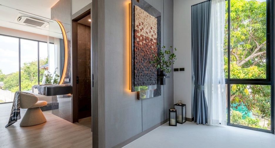 For sale 4 bedrooms villa in East Pattaya, Pattaya