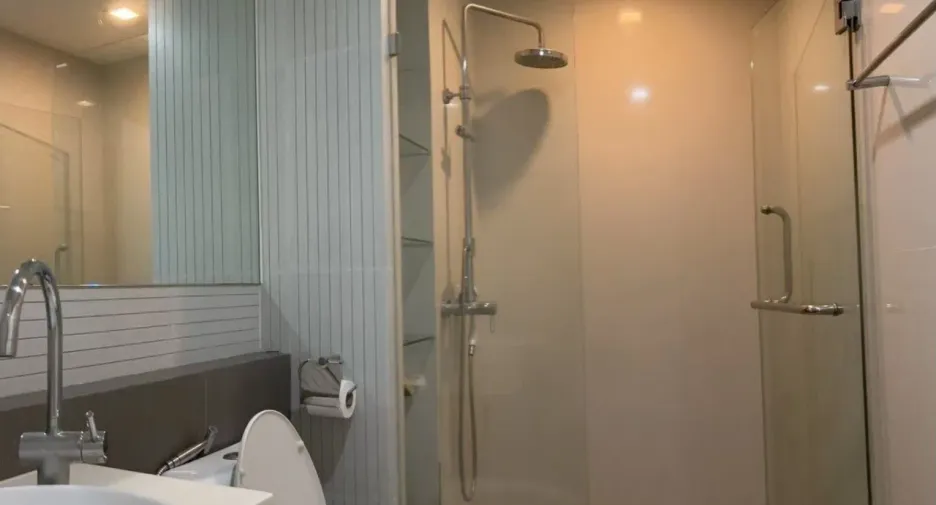 Condo en alquiler y en venta de 2 habitaciones en Phra Khanong, Bangkok