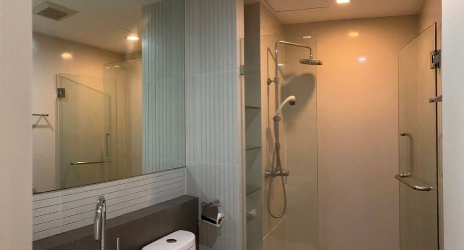 Condo en alquiler y en venta de 2 habitaciones en Phra Khanong, Bangkok