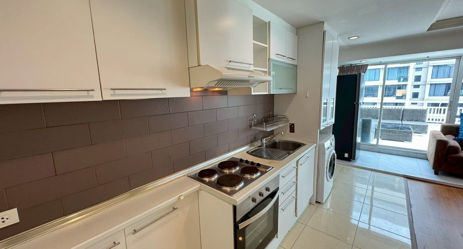 À vendre et à louer 2 chambres condo à Watthana, Bangkok