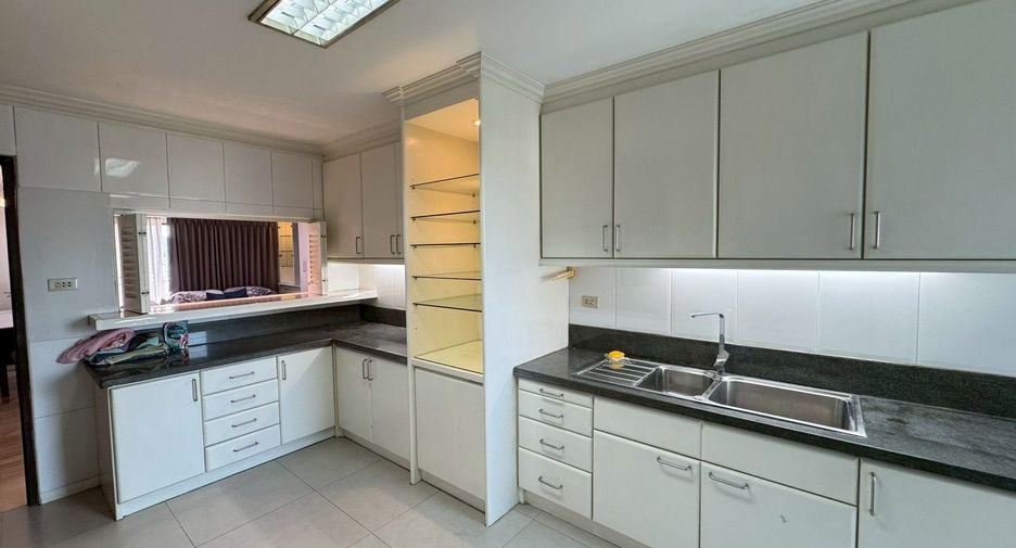 For rent and for sale 3 bedrooms condo in Watthana, Bangkok