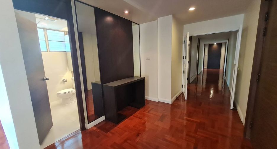 Wohnung zur Miete mit 4 Zimmer in Khlong Toei, Bangkok