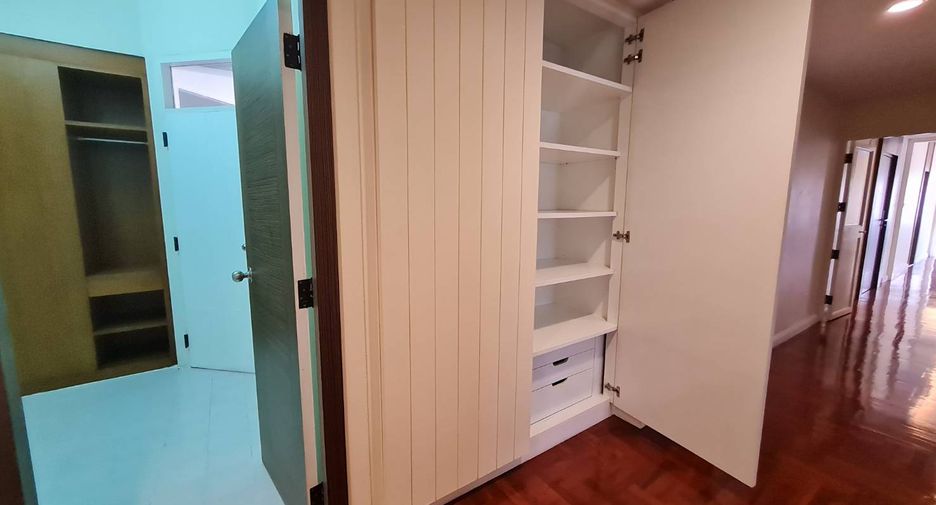 Wohnung zur Miete mit 4 Zimmer in Khlong Toei, Bangkok