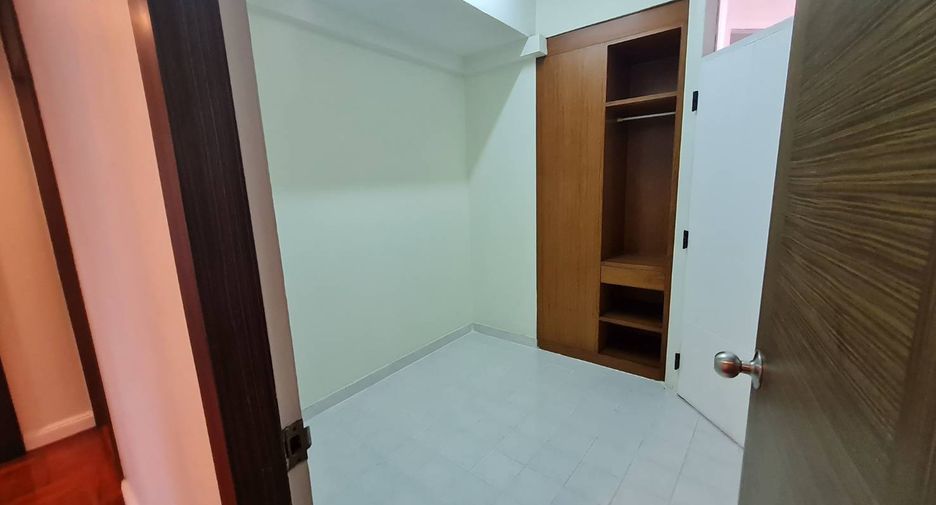 Wohnung zur Miete mit 4 Zimmer in Khlong Toei, Bangkok