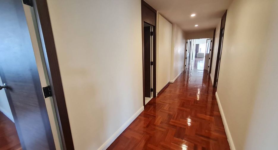 Wohnung zur Miete mit 4 Zimmer in Khlong Toei, Bangkok