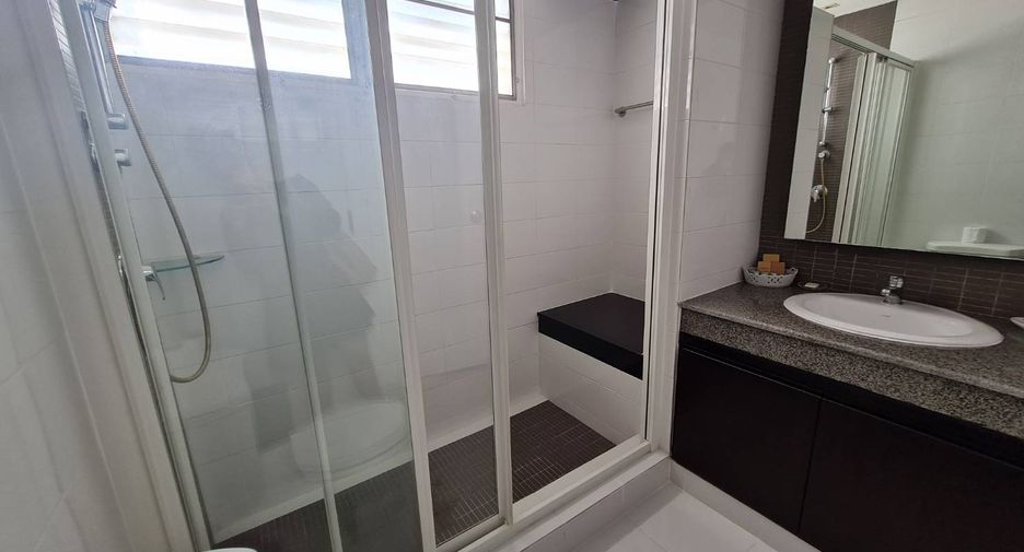 Wohnung zur Miete mit 4 Zimmer in Khlong Toei, Bangkok