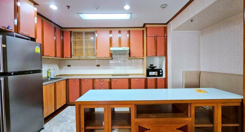 Wohnung zur Miete mit 2 Zimmer in Khlong Toei, Bangkok