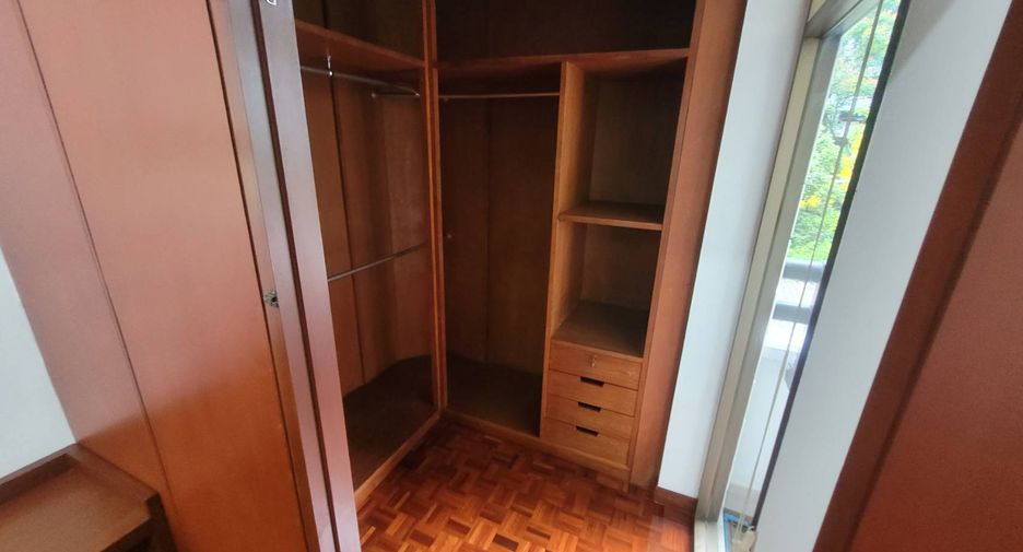 Аренда 3 спальни кондо в Щаттхана, Бангкок