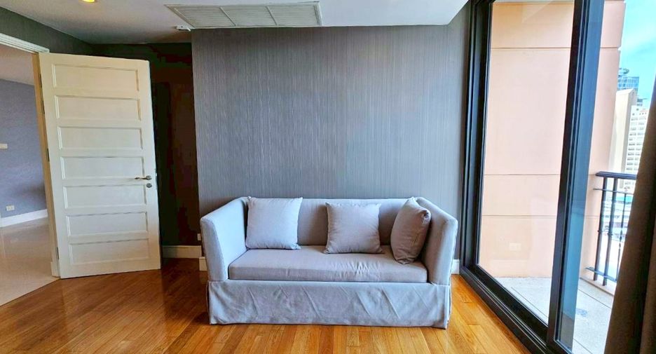 Condo en alquiler de 3 habitaciones en Khlong Toei, Bangkok