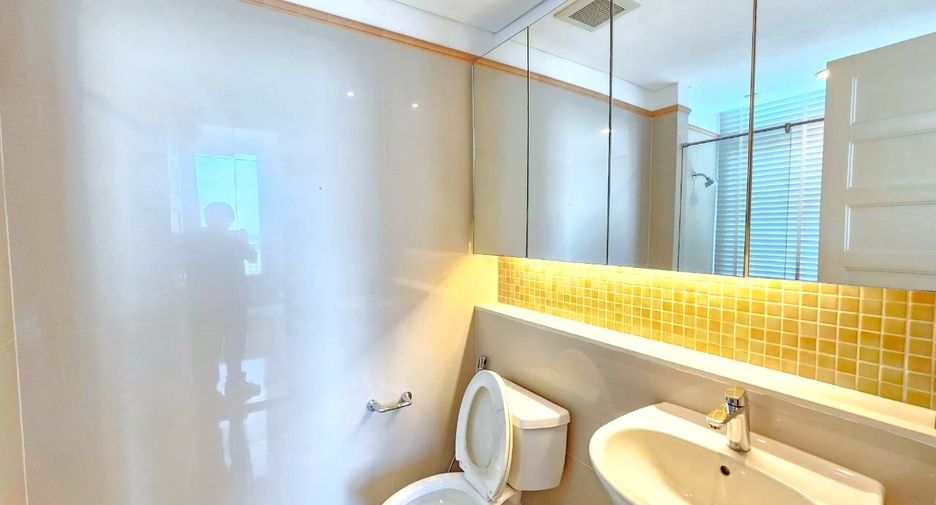 Condo en alquiler de 3 habitaciones en Khlong Toei, Bangkok