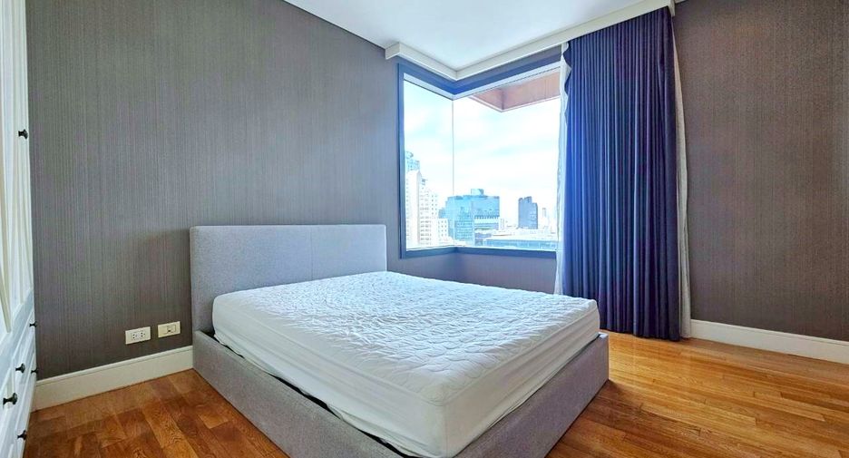 Condo en alquiler de 3 habitaciones en Khlong Toei, Bangkok