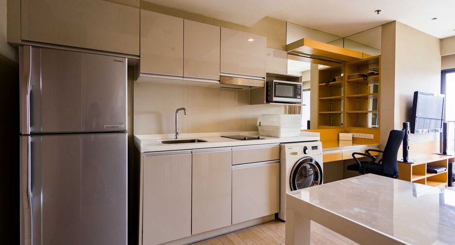 For rent 1 bed condo in Khlong Toei, Bangkok