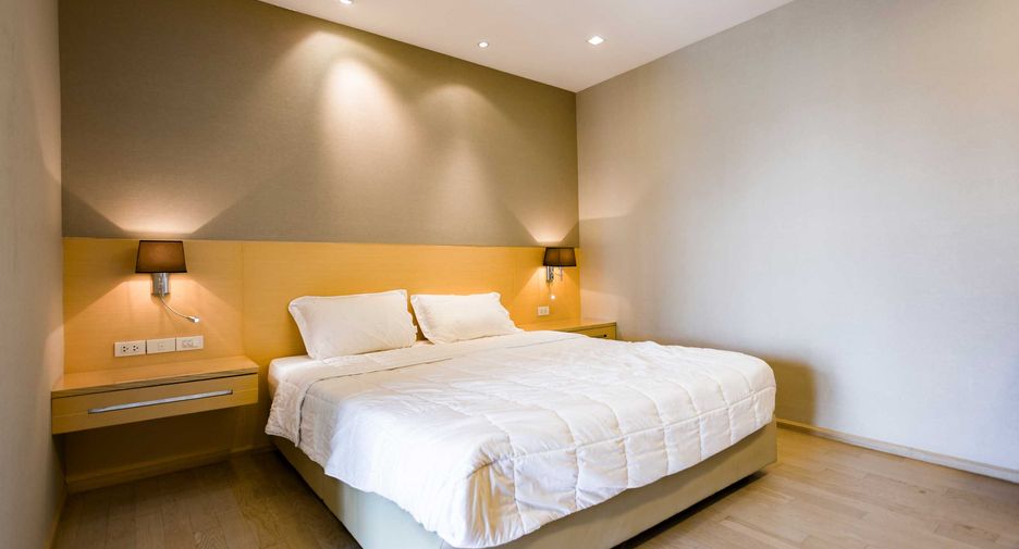 For rent 1 bed condo in Khlong Toei, Bangkok