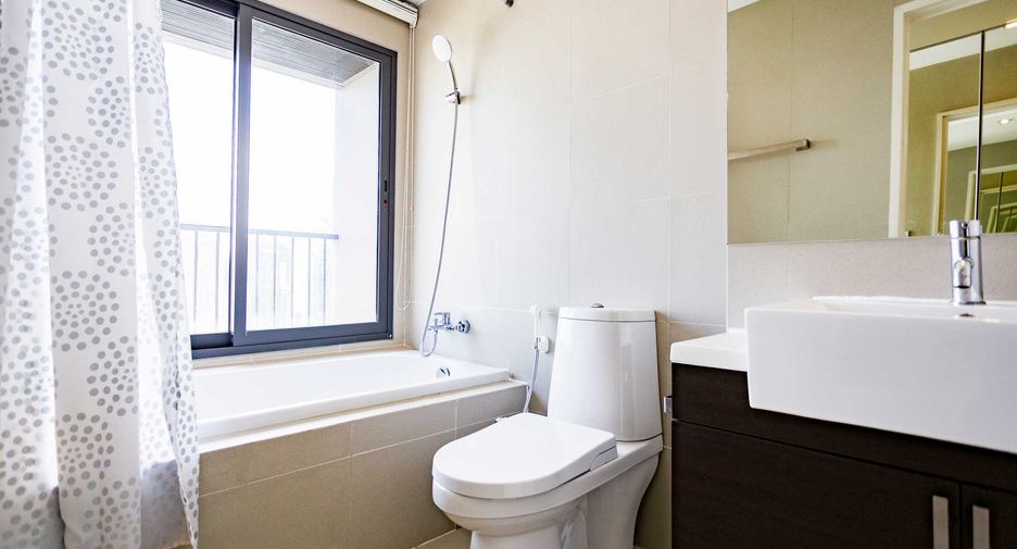For rent 1 bed condo in Khlong Toei, Bangkok