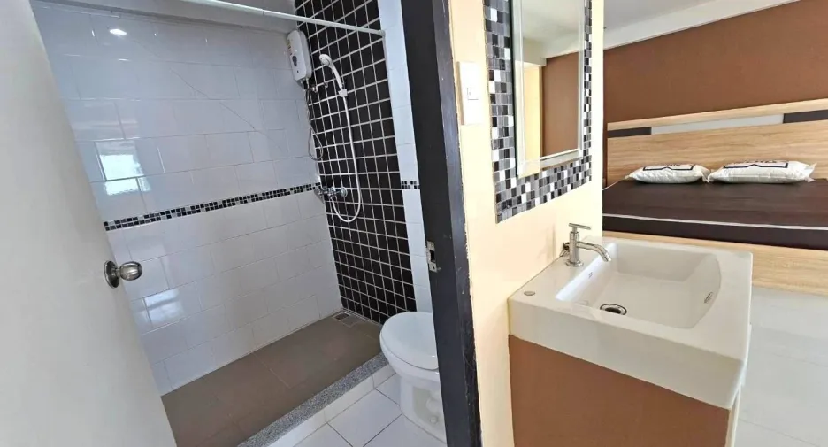For sale 7 bedrooms hotel in Pratumnak, Pattaya