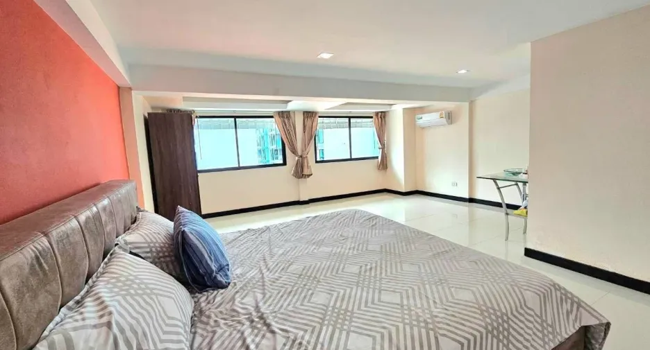 For sale 7 bedrooms hotel in Pratumnak, Pattaya