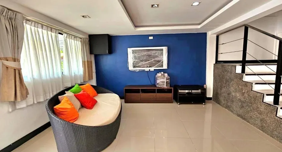 For sale 7 bedrooms hotel in Pratumnak, Pattaya