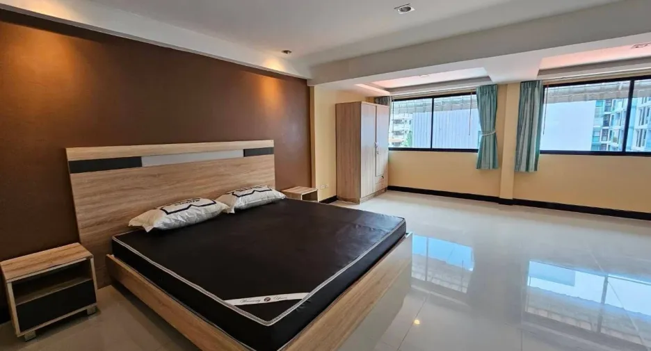 For sale 7 bedrooms hotel in Pratumnak, Pattaya
