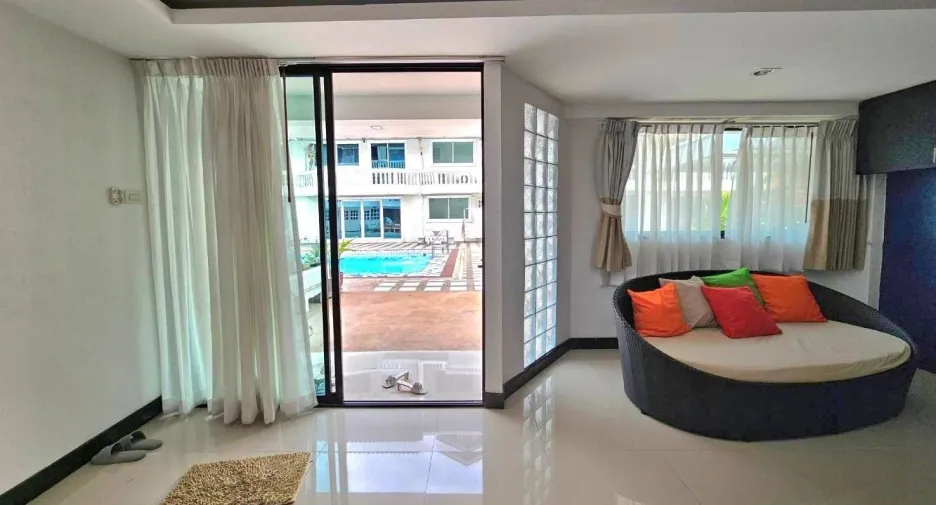 For sale 7 bedrooms hotel in Pratumnak, Pattaya
