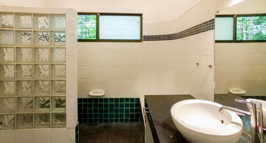 Продажа 5 спальни отель в Ханг Донг, Чианг Маи